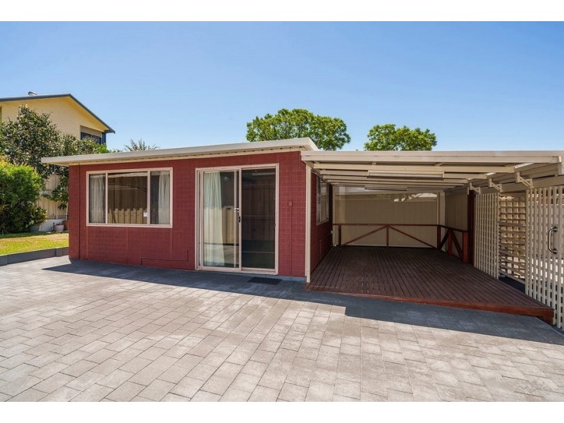 9 Hitchcock St, St James WA 6102