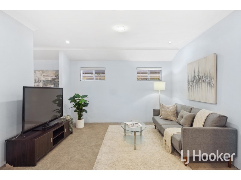 40 Columbia Parkway, Piara Waters WA 6112