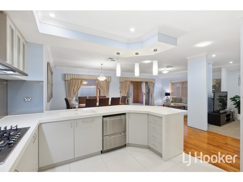 40 Columbia Parkway, Piara Waters WA 6112