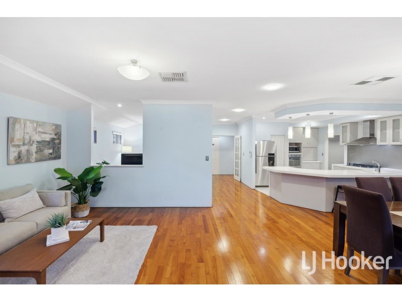 40 Columbia Parkway, Piara Waters WA 6112