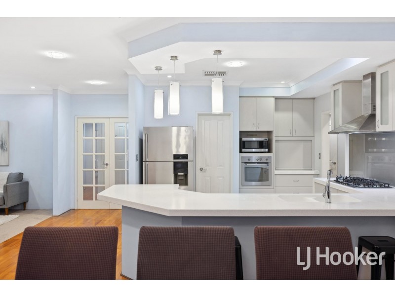 40 Columbia Parkway, Piara Waters WA 6112