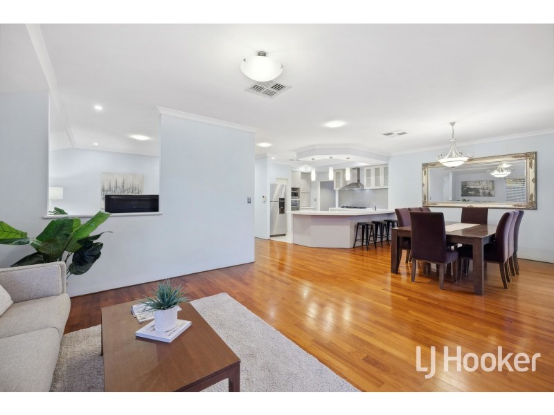 40 Columbia Parkway, Piara Waters WA 6112