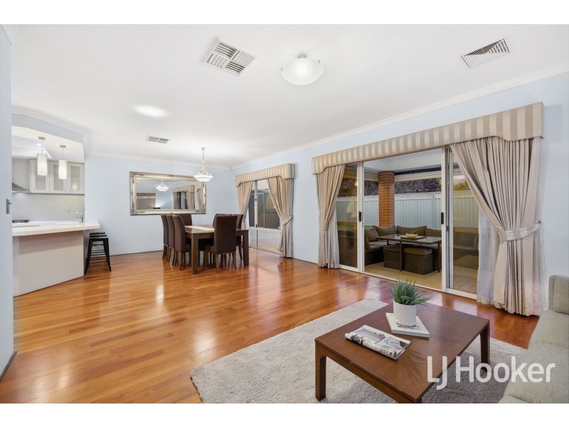 40 Columbia Parkway, Piara Waters WA 6112