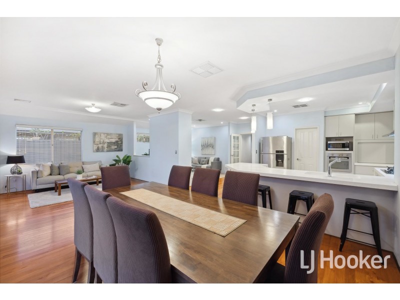 40 Columbia Parkway, Piara Waters WA 6112