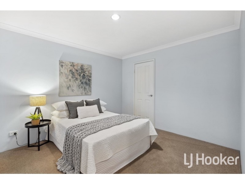 40 Columbia Parkway, Piara Waters WA 6112