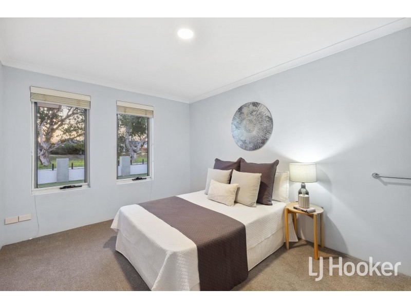 40 Columbia Parkway, Piara Waters WA 6112