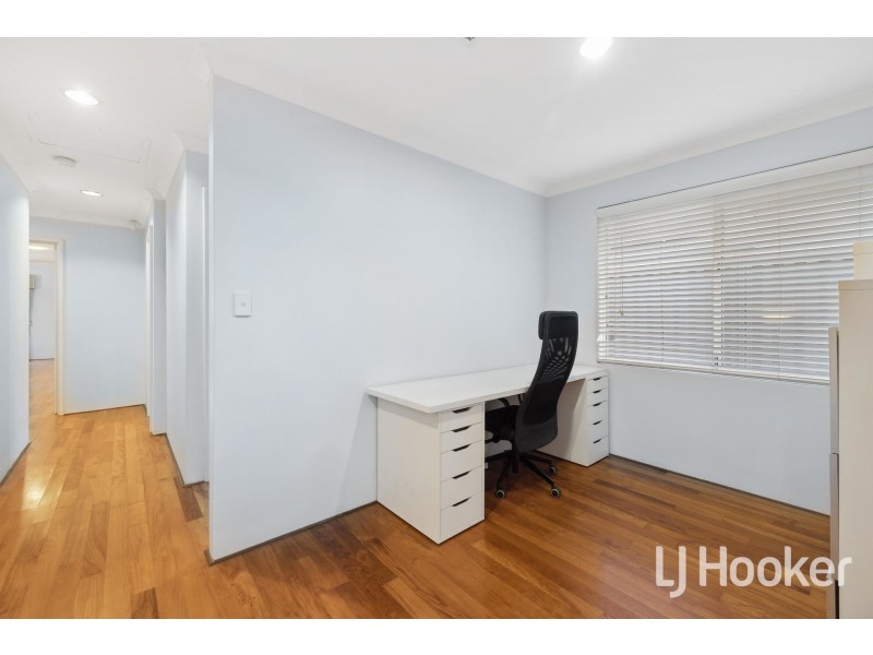 40 Columbia Parkway, Piara Waters WA 6112