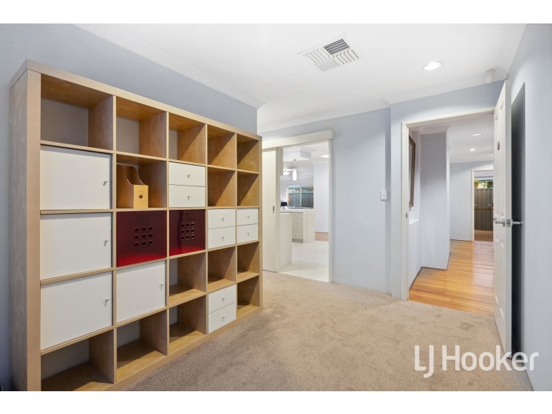 40 Columbia Parkway, Piara Waters WA 6112