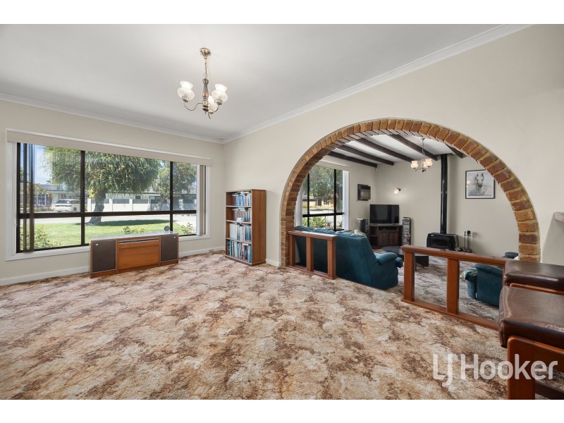 2 Mereworth Road, Thornlie WA 6108