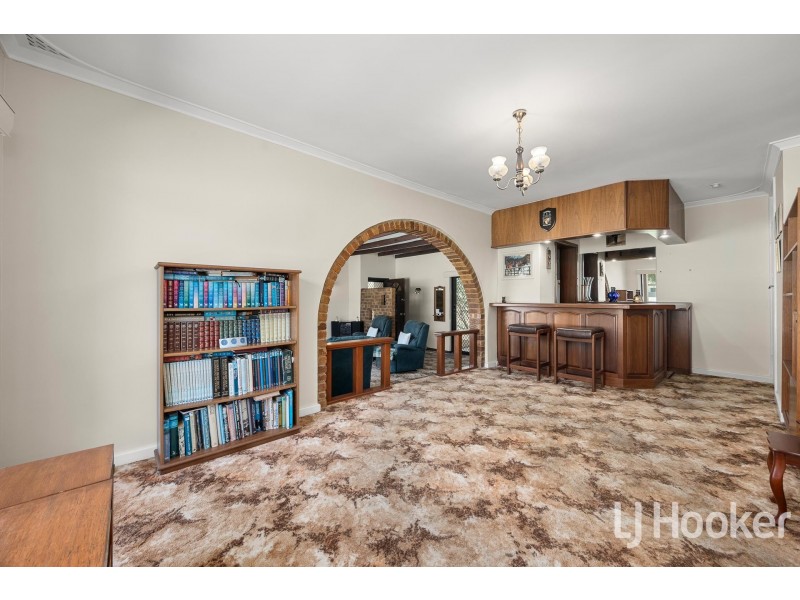 2 Mereworth Road, Thornlie WA 6108