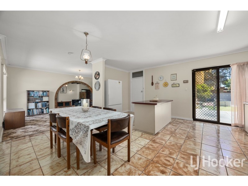 2 Mereworth Road, Thornlie WA 6108
