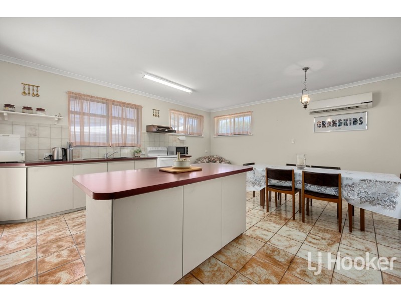2 Mereworth Road, Thornlie WA 6108