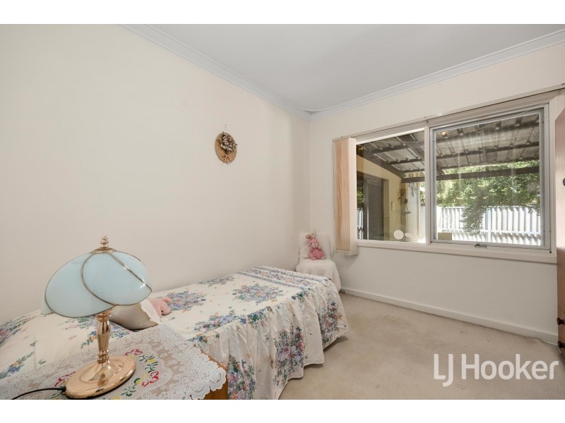 2 Mereworth Road, Thornlie WA 6108