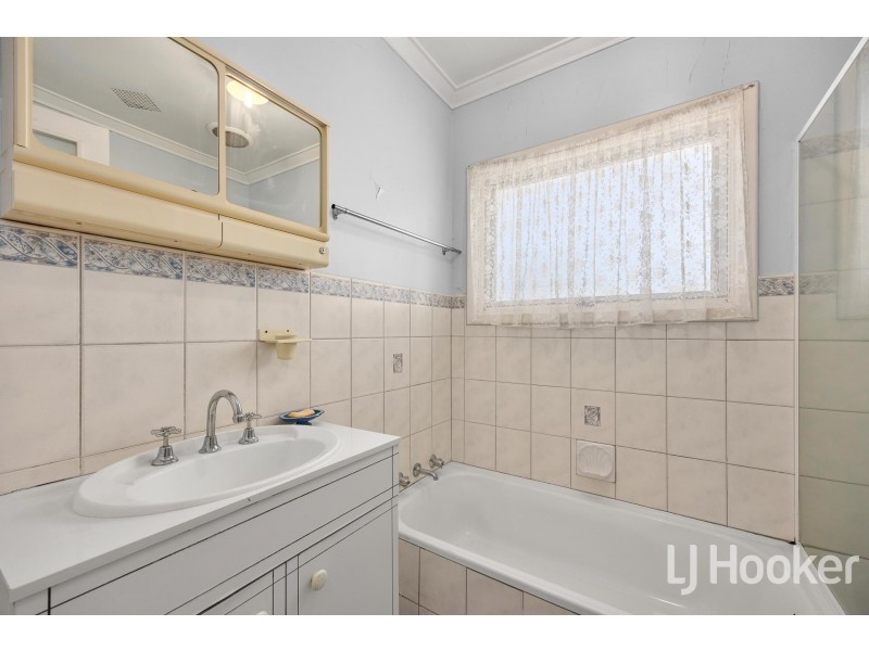 2 Mereworth Road, Thornlie WA 6108