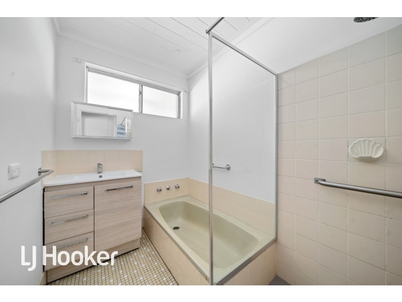 70 Beaconsfield Avenue, Midvale WA 6056
