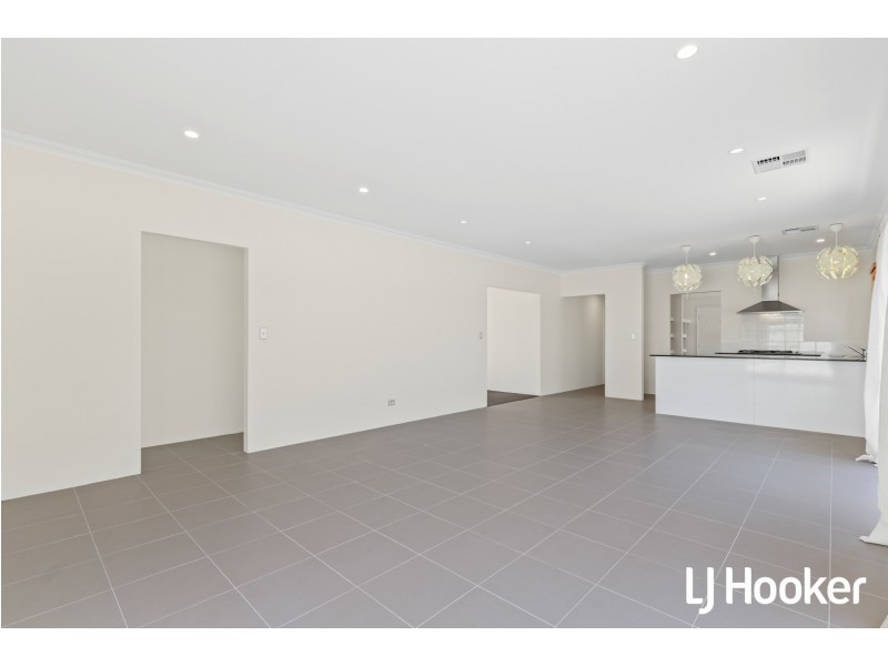 42 Sittella Gdns, East Cannington WA 6107