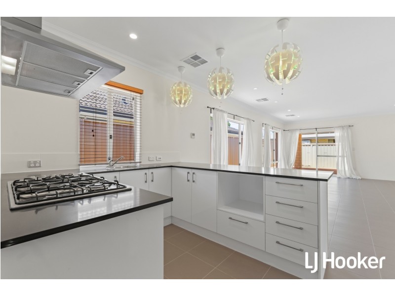 42 Sittella Gdns, East Cannington WA 6107