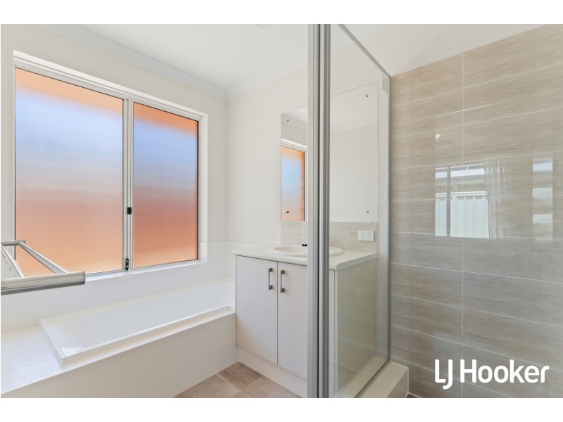 42 Sittella Gdns, East Cannington WA 6107