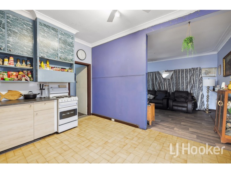 385 Berwick Street, St James WA 6102