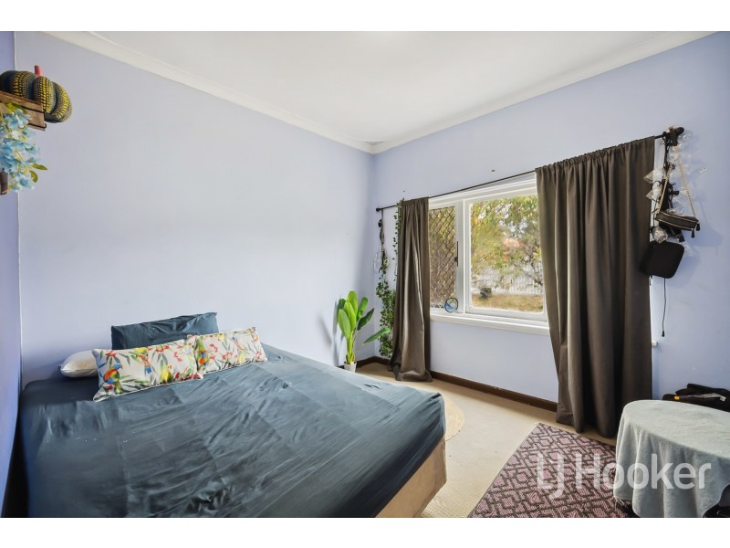 385 Berwick Street, St James WA 6102