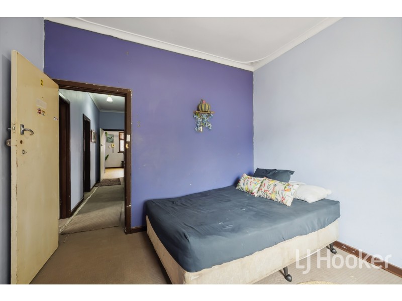 385 Berwick Street, St James WA 6102