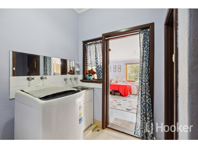 385 Berwick Street, St James WA 6102