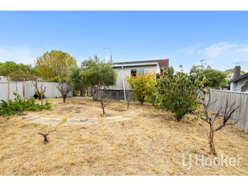 385 Berwick Street, St James WA 6102