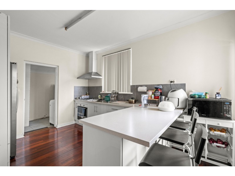 6 Hunt Street, Thornlie WA 6108