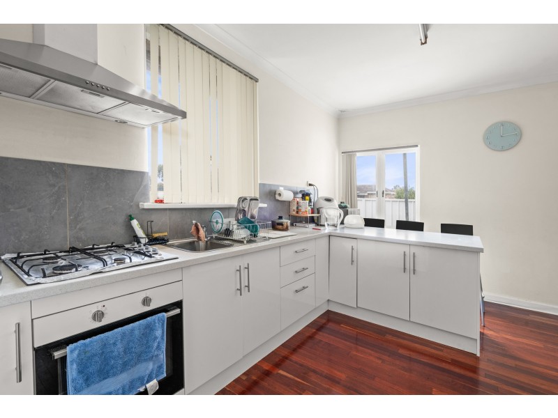 6 Hunt Street, Thornlie WA 6108