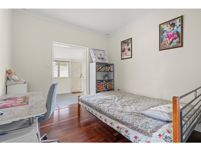 6 Hunt Street, Thornlie WA 6108