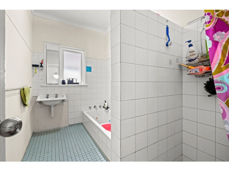 6 Hunt Street, Thornlie WA 6108