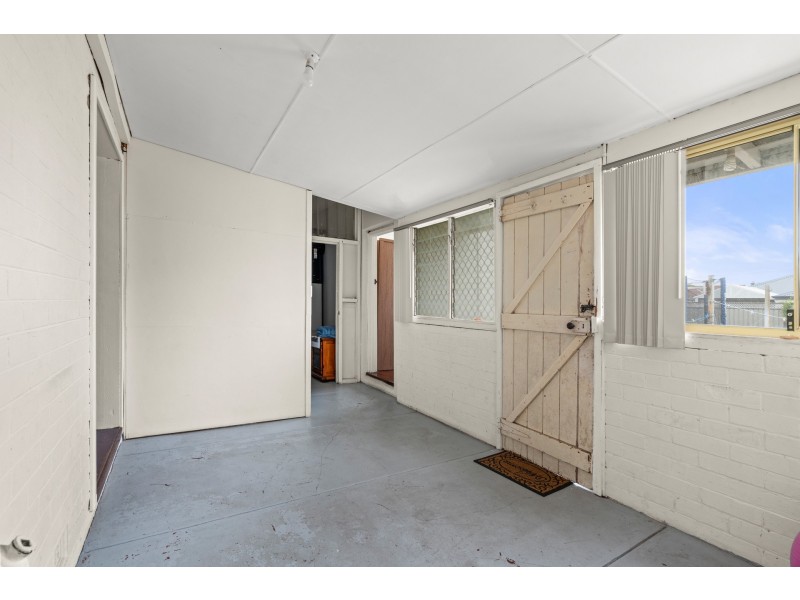 6 Hunt Street, Thornlie WA 6108