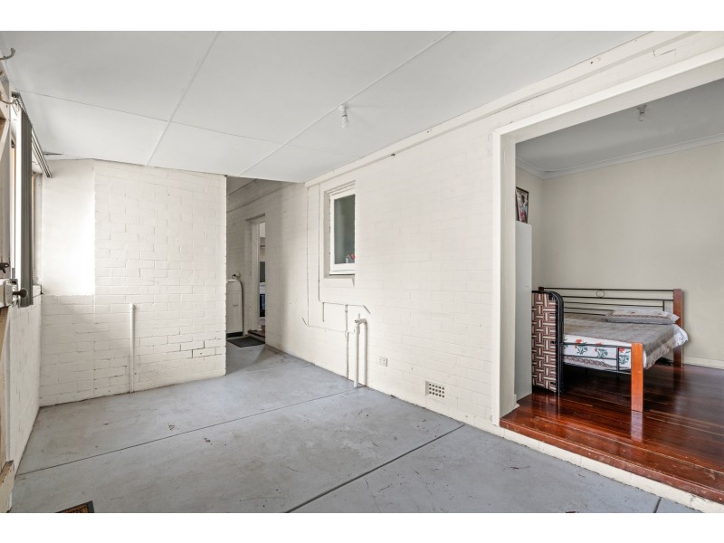 6 Hunt Street, Thornlie WA 6108