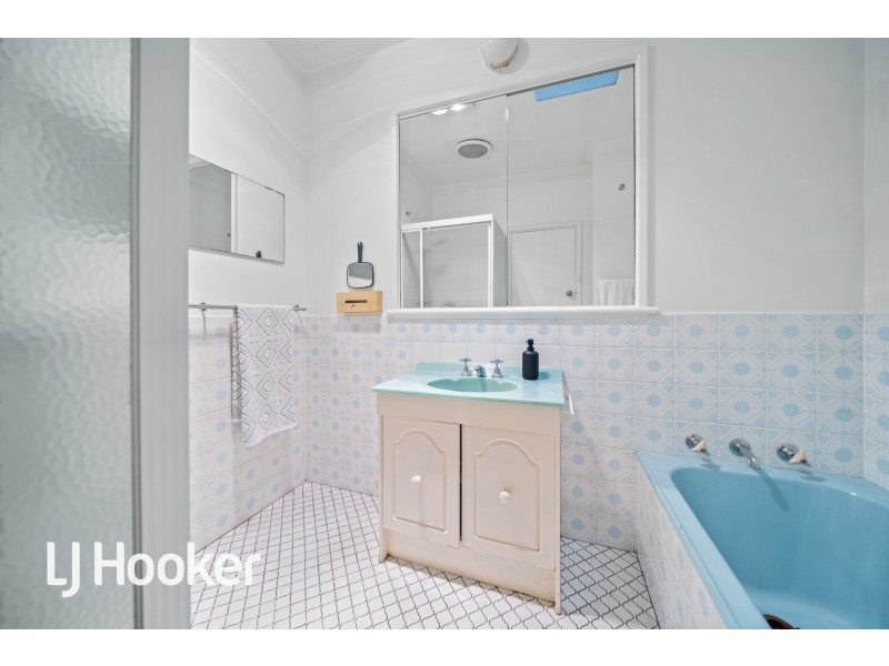 392 Berwick Street, St James WA 6102