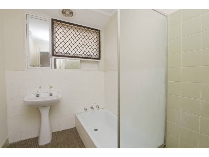 6 Romney Street, Beckenham WA 6107