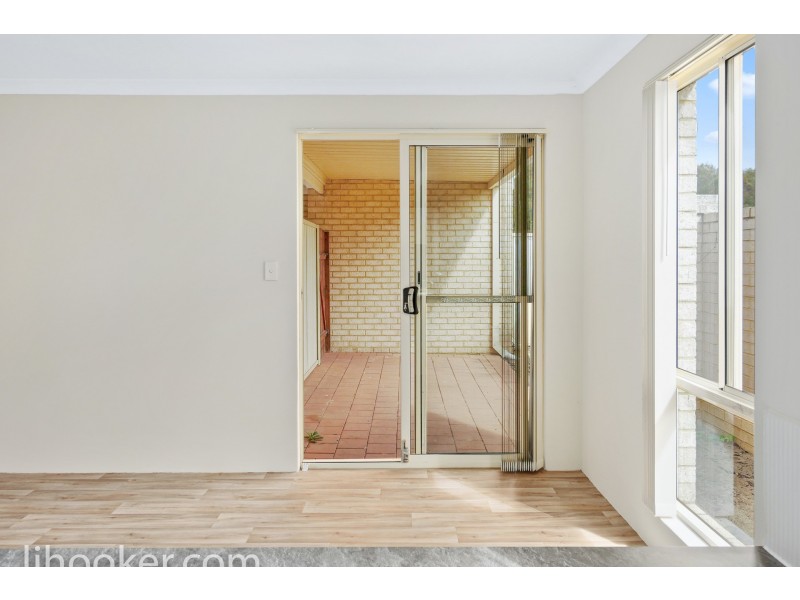 Unit 8/2 Hobby Rtt, Queens Park WA 6107