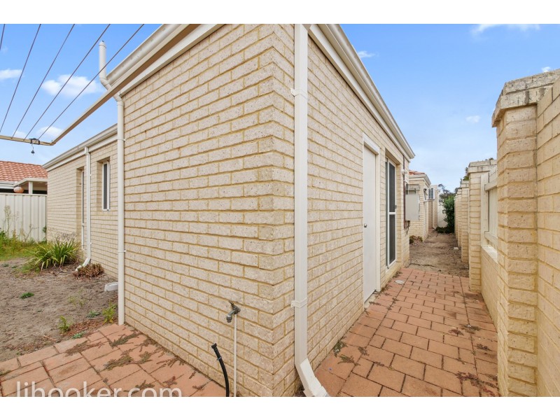 Unit 8/2 Hobby Rtt, Queens Park WA 6107