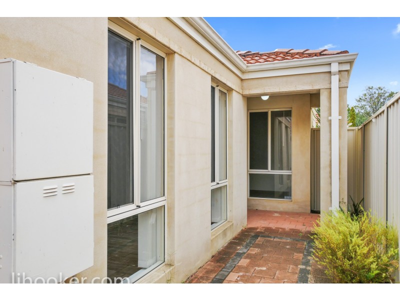 Unit 8/2 Hobby Rtt, Queens Park WA 6107
