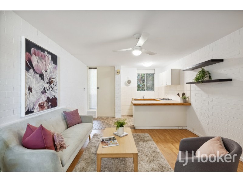 24/1 Herdsman Parade, Wembley WA 6014