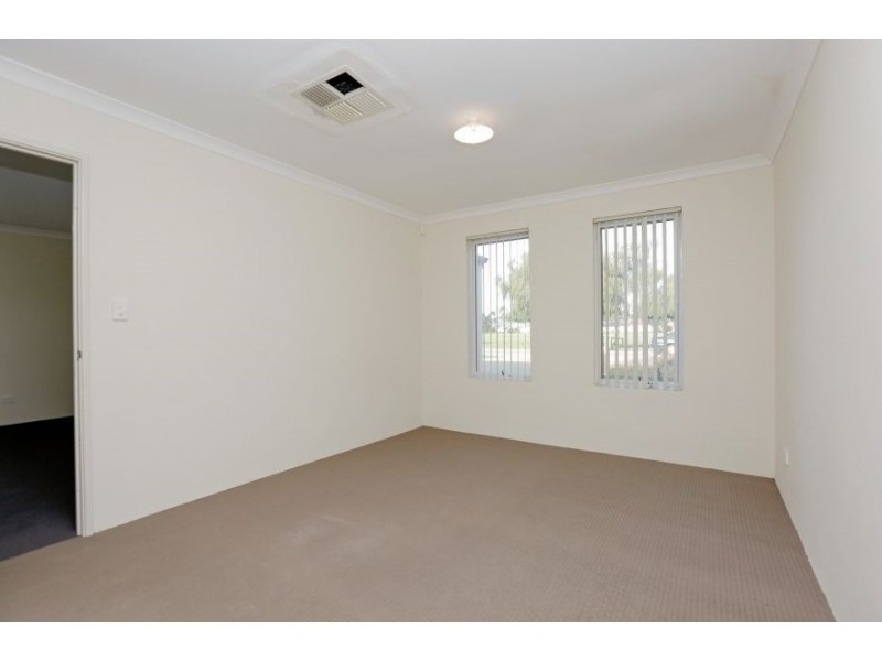 13B Garvey St, Cloverdale WA 6105