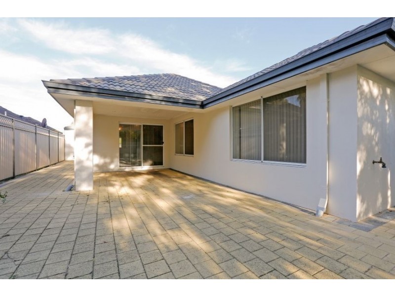 13B Garvey St, Cloverdale WA 6105