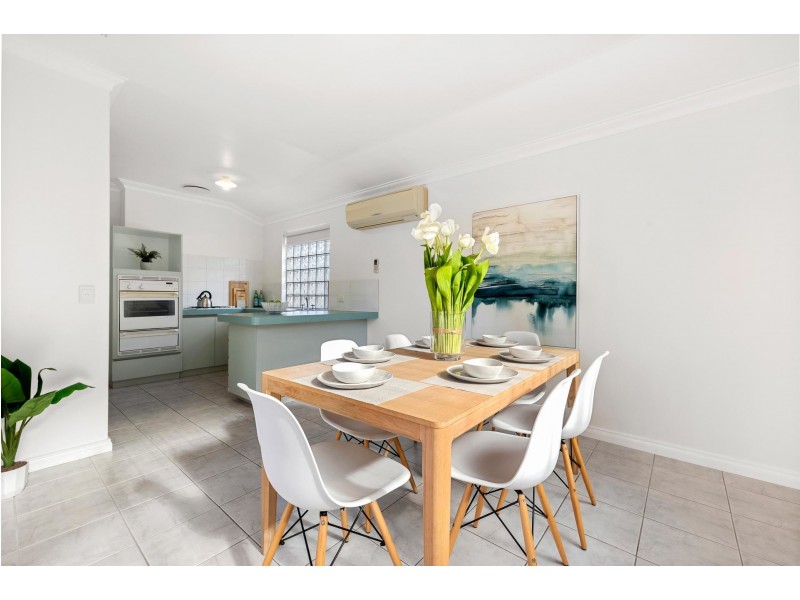 42 Second Av, Victoria Park WA 6100