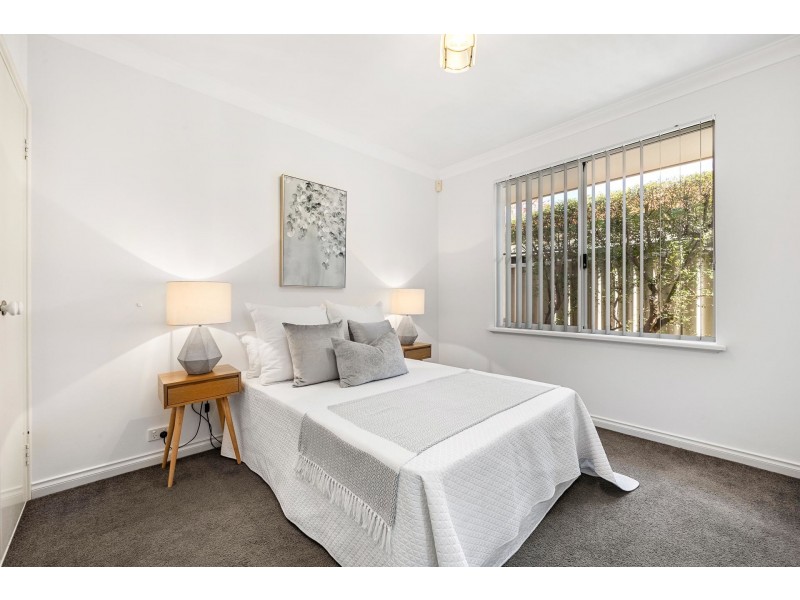 42 Second Av, Victoria Park WA 6100