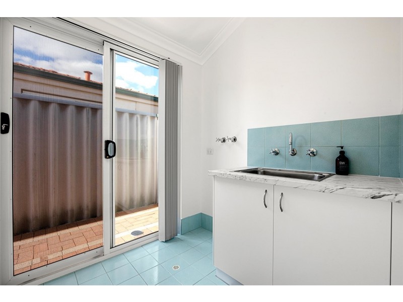 42 Second Av, Victoria Park WA 6100