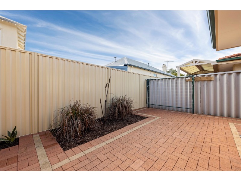 42 Second Av, Victoria Park WA 6100