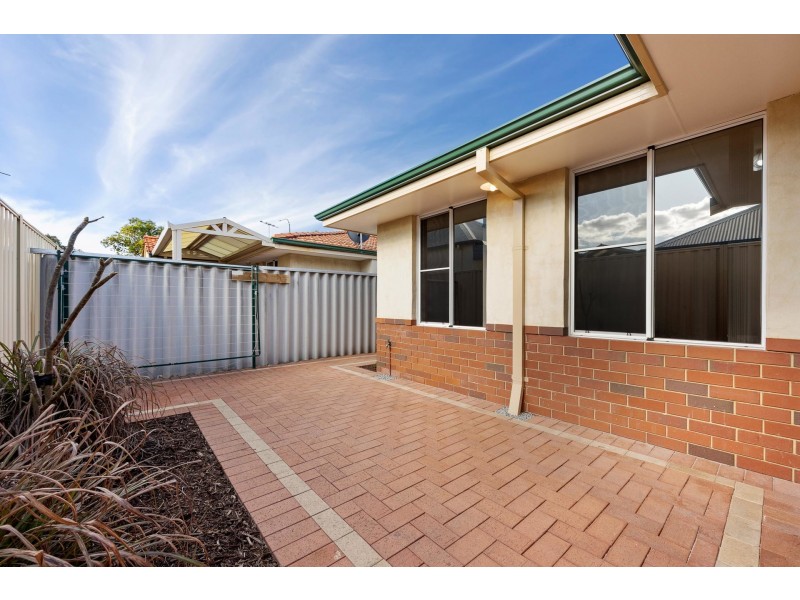 42 Second Av, Victoria Park WA 6100