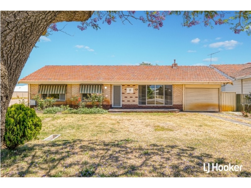 10 Wellington St, Queens Park WA 6107