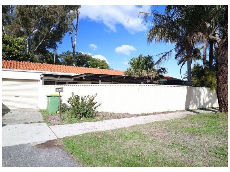 7 Chamberlain Rd, Rivervale WA 6103