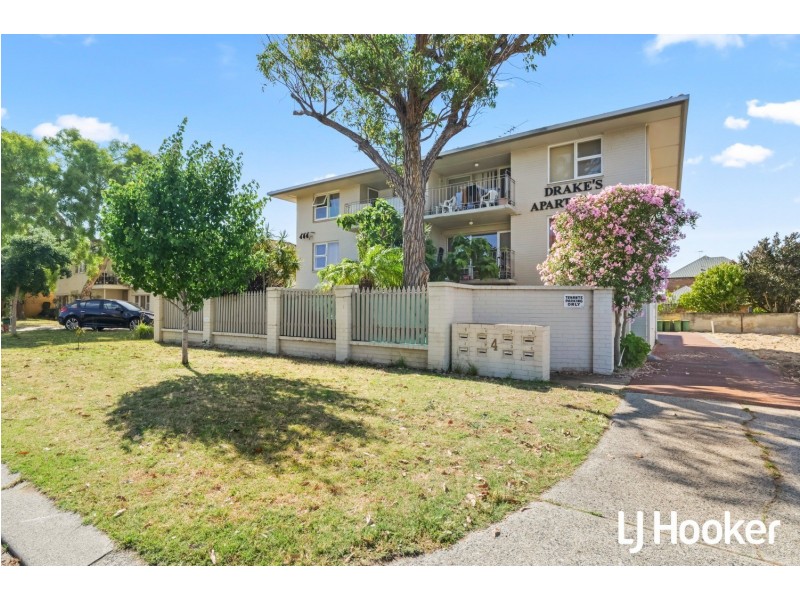 Unit 3/4 Scenic Cr, South Perth WA 6151