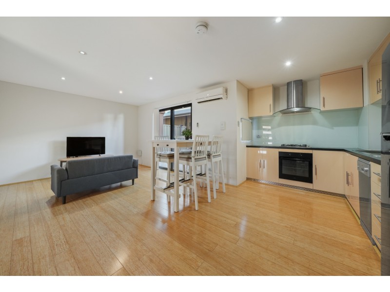 3/6 Oak Street, Cannington WA 6107